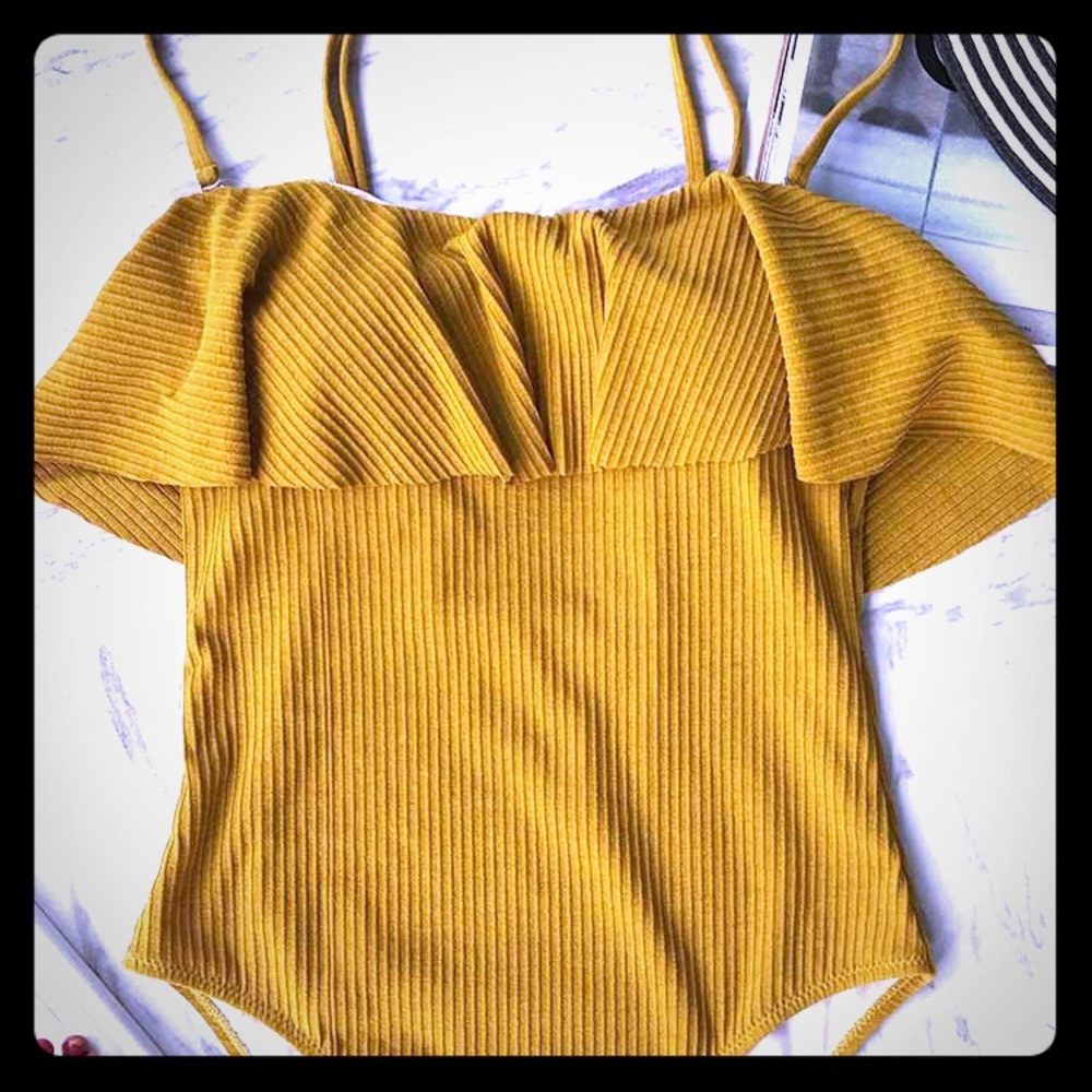 Small Cupshe Mustard Yellow swimsuit